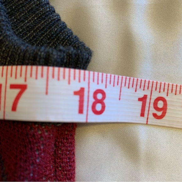 Argyle print sleeveless sweater. V-neck. Unisex. Tags for size/material … - Picture 5 of 5